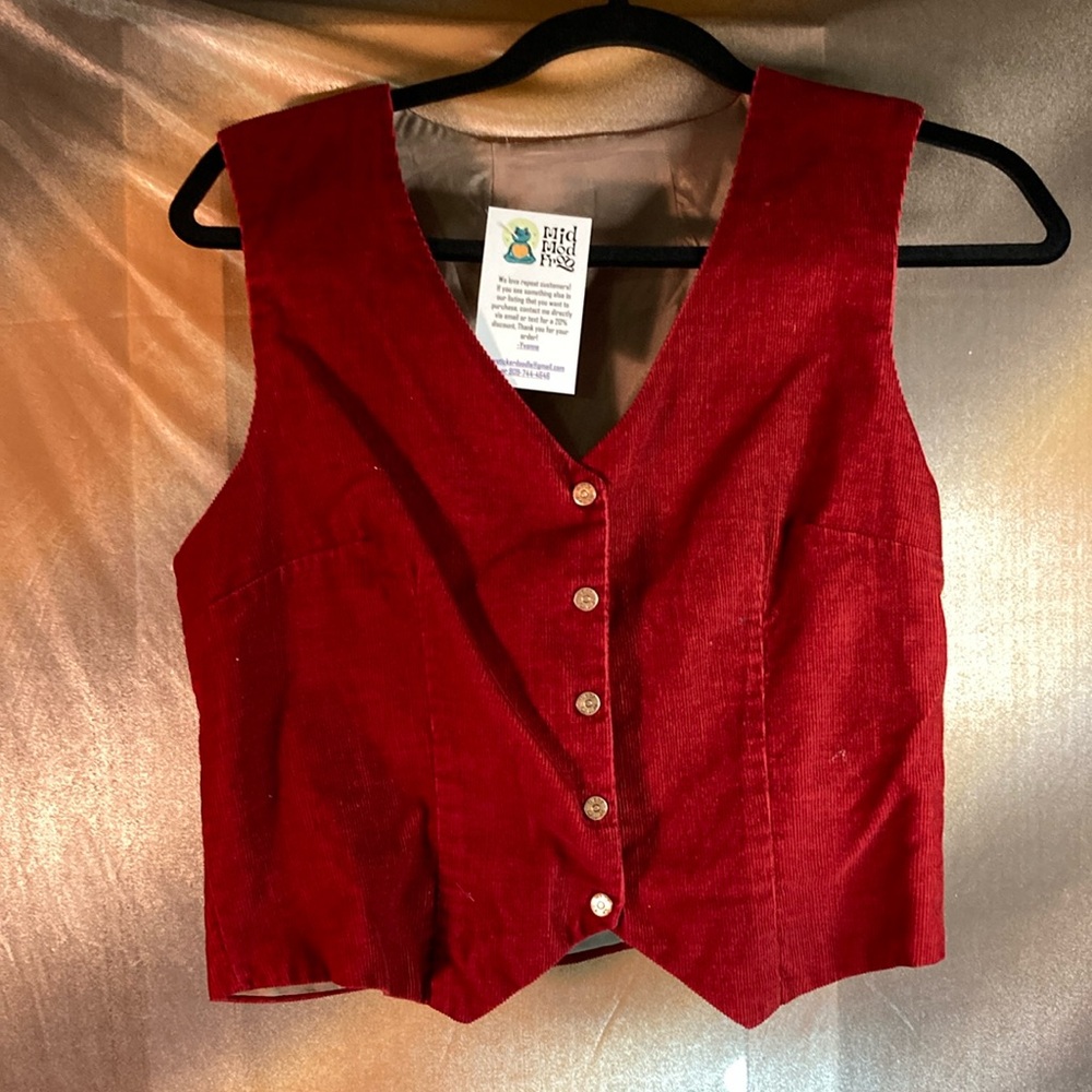 Red corduroy vest. Fake bullet snaps. 34” chest 30” waist.‎ 352